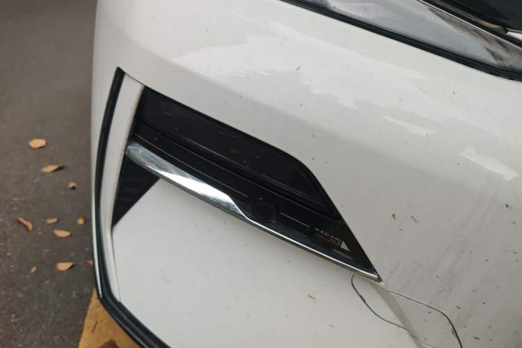 Used Geely Galaxy E8 2024 665 km Range Rear-Drive Starship Long-Range Version Right Front Headlight