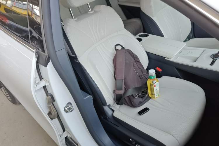 Used Geely Galaxy E8 2024 550 km Range Rear-Drive MAX Right Front Seat