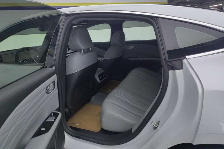 Used Geely Galaxy E8 2024 550 km Range Rear-Drive MAX Right Rear Seat