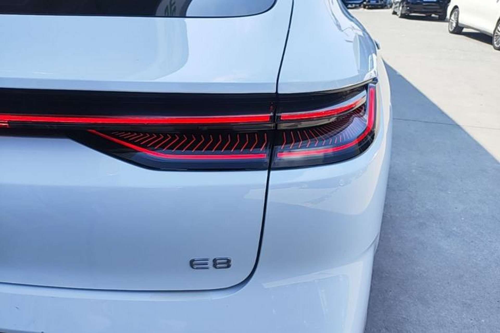 Used Geely Galaxy E8 2024 550 km Range Rear-Wheel-Drive PRO Right Rear Taillight