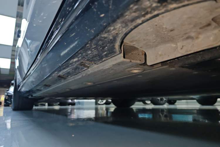 Used Geely Galaxy E8 2024 550 km Range Rear-Drive MAX Right Side Sill