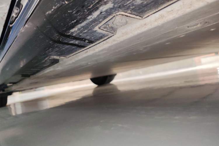 Used Geely Galaxy E8 2024 665 km Range Rear-Drive Starship Long-Range Version Right Side Sill
