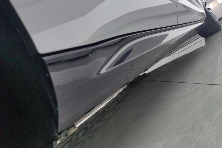 Used Geely Galaxy E8 2024 550 km Range Rear-Drive MAX Right Side Sill