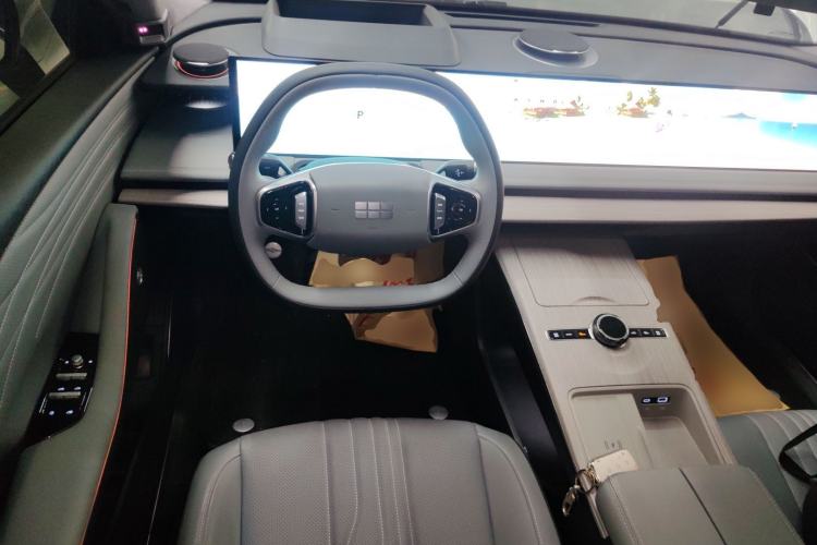 Used Geely Galaxy E8 2024 665 km Range Rear-Drive Starship Long-Range Version Steering Wheel