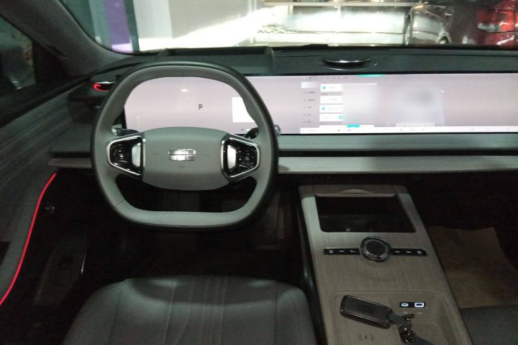 Used Geely Galaxy E8 2024 550 km Range Rear-Drive MAX Steering Wheel