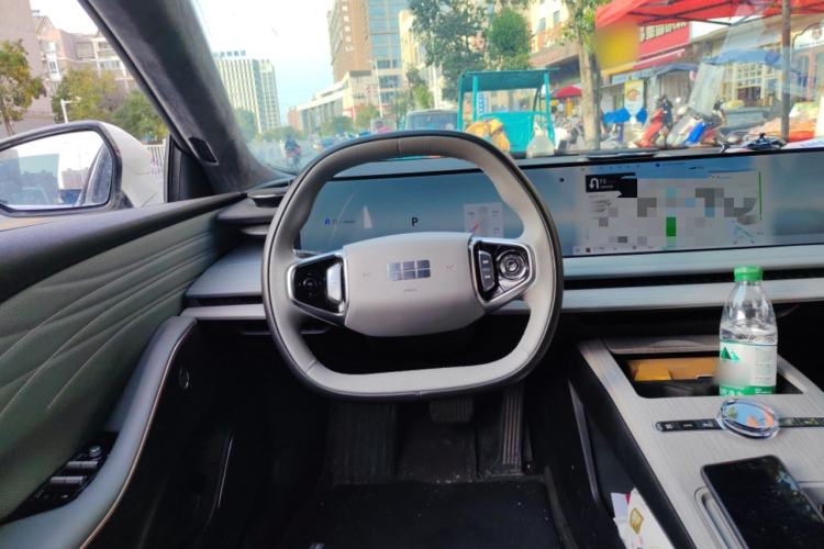 Used Geely Galaxy E8 2024 550 km Range Rear-Drive MAX Steering Wheel