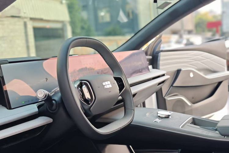 Used Geely Galaxy E8 2024 665 km Range Rear-Drive Starship Long-Range Version Steering Wheel