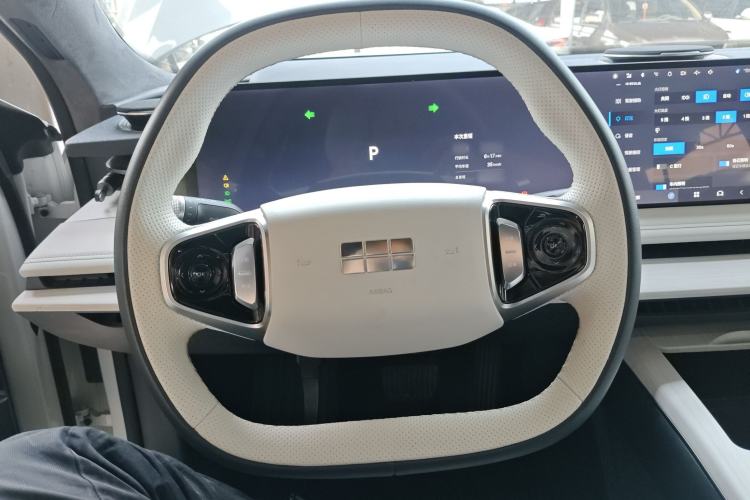 Used Geely Galaxy E8 2024 550 km Range Rear-Drive MAX Steering Wheel
