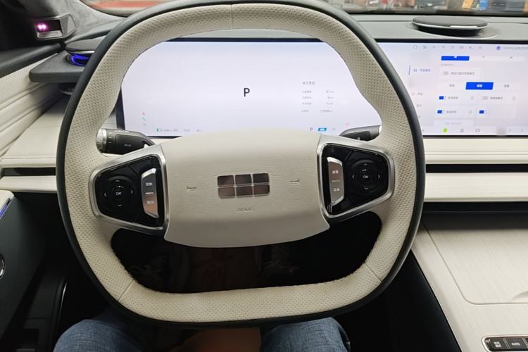 Used Geely Galaxy E8 2024 665 km Range Rear-Drive Starship Long-Range Version Steering Wheel