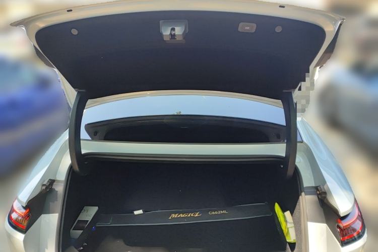 Used Geely Galaxy E8 2024 665 km Range Rear-Drive Starship Long-Range Version Trunk