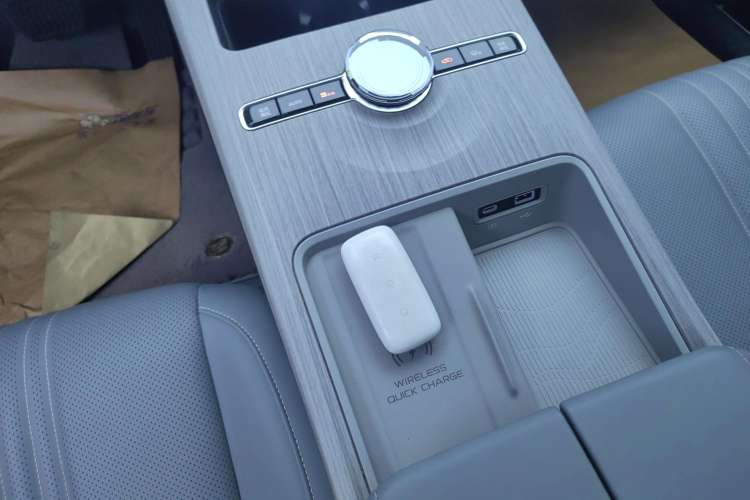 Used Geely Galaxy E8 2024 550 km Range Rear-Drive MAX Vehicle Key