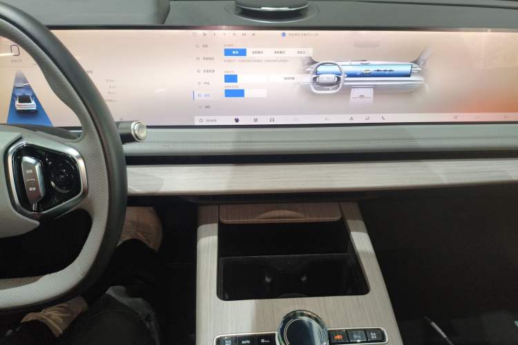 Used Geely Galaxy E8 2024 665 km Range Rear-Drive Starship Long-Range Version Audio And AC Panel
