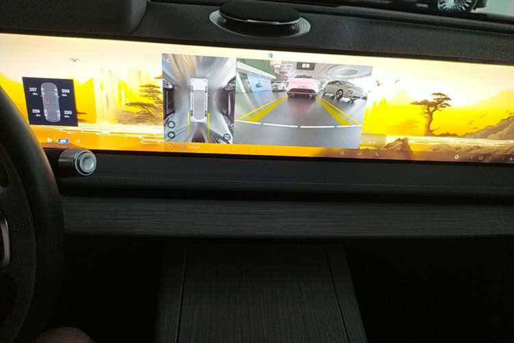 Used Geely Galaxy E8 2024 665 km Range Rear-Drive Starship Long-Range Version Audio And AC Panel