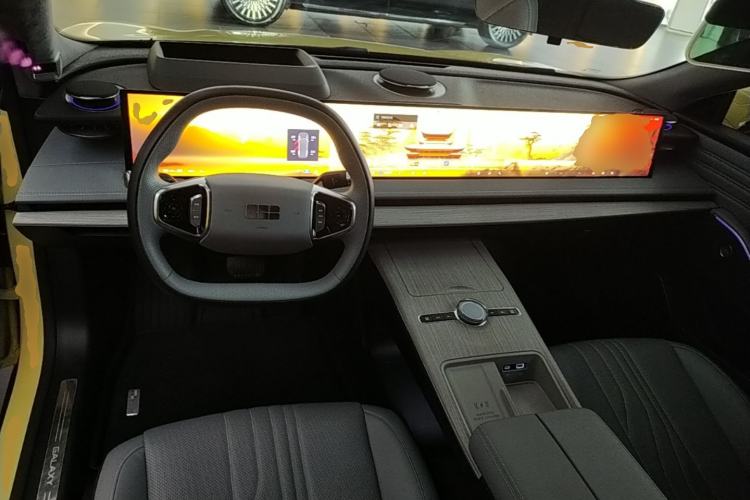 Used Geely Galaxy E8 2024 665 km Range Rear-Drive Starship Long-Range Version Center Console