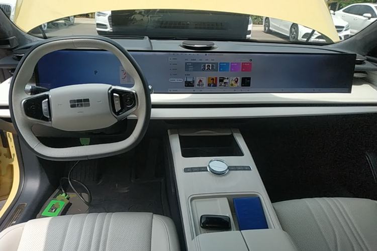 Used Geely Galaxy E8 2024 665 km Range Rear-Drive Starship Long-Range Version Center Console