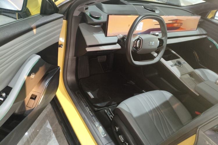Used Geely Galaxy E8 2024 665 km Range Rear-Drive Starship Long-Range Version Driver Seat