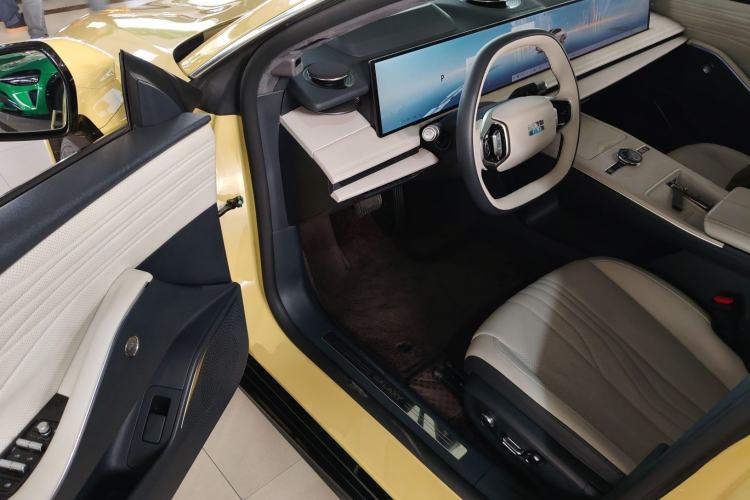 Used Geely Galaxy E8 2024 665 km Range Rear-Drive Starship Long-Range Version Driver Seat