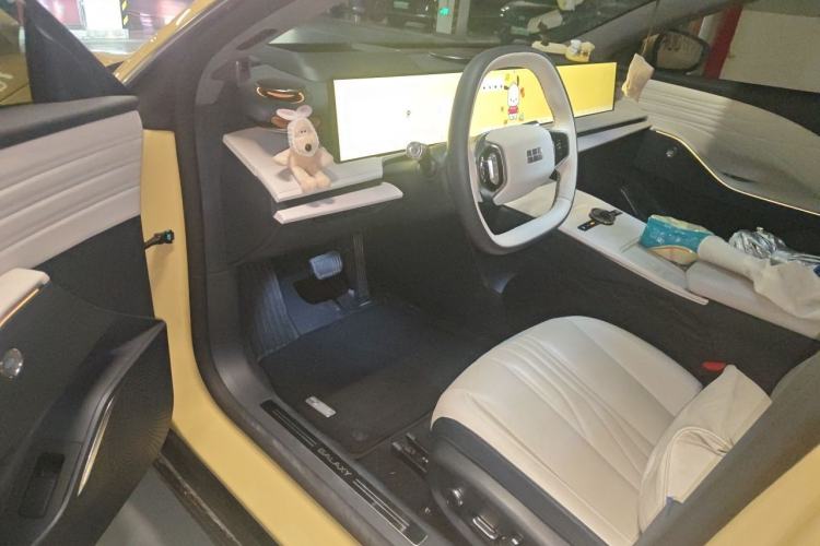 Used Geely Galaxy E8 2024 665 km Range Rear-Drive Starship Long-Range Version Driver Seat