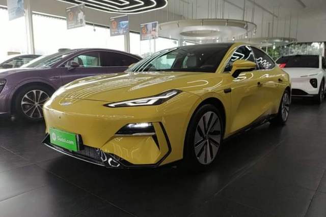 Used Geely Galaxy E8 2024 665 km Range Rear-Drive Starship Long-Range Version