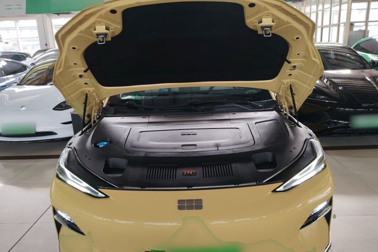 Used Geely Galaxy E8 2024 665 km Range Rear-Drive Starship Long-Range Version Engine Bay
