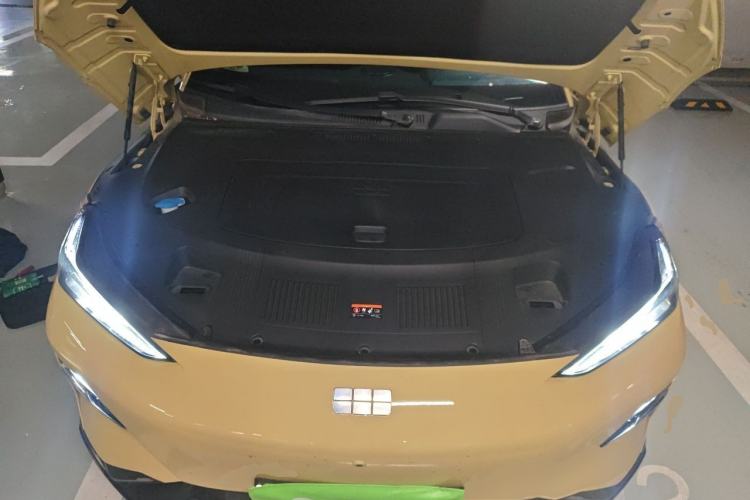 Used Geely Galaxy E8 2024 665 km Range Rear-Drive Starship Long-Range Version Engine Bay