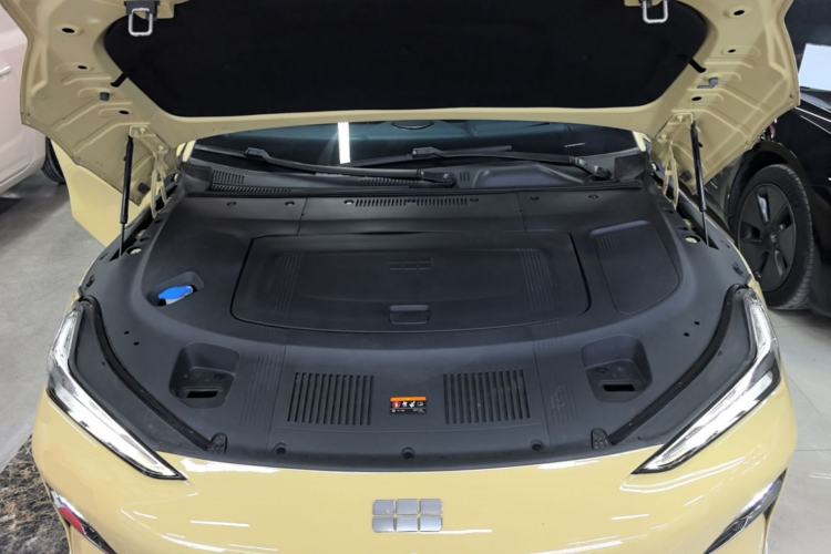 Used Geely Galaxy E8 2024 665 km Range Rear-Drive Starship Long-Range Version Engine Bay