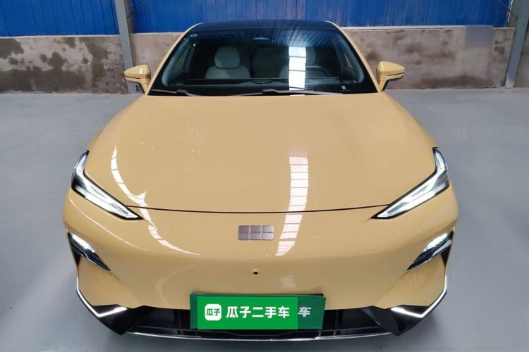 Used Geely Galaxy E8 2024 665 km Range Rear-Drive Starship Long-Range Version Front