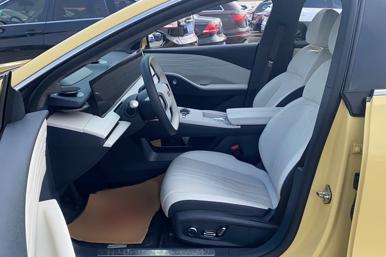 Used Geely Galaxy E8 2024 665 km Range Rear-Drive Starship Long-Range Version Left Front Seat