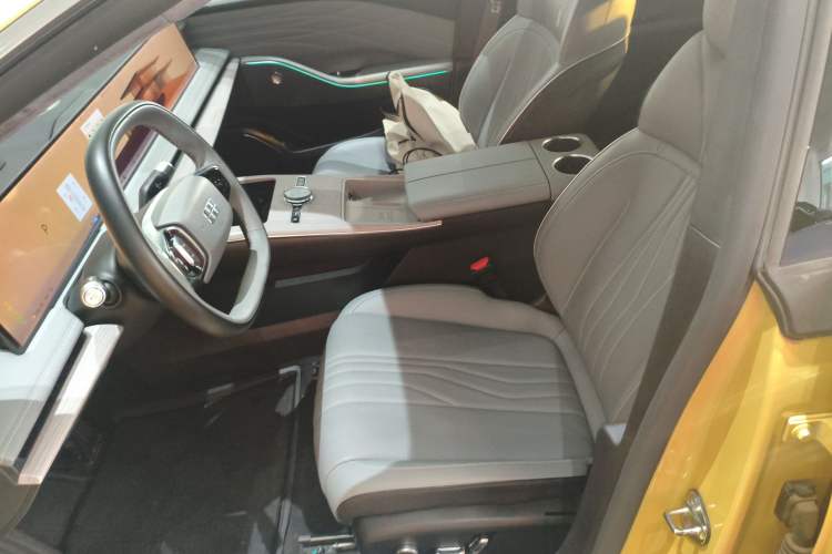 Used Geely Galaxy E8 2024 665 km Range Rear-Drive Starship Long-Range Version Left Front Seat