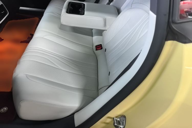 Used Geely Galaxy E8 2024 665 km Range Rear-Drive Starship Long-Range Version Left Rear Seat