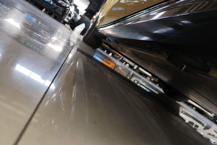 Used Geely Galaxy E8 2024 665 km Range Rear-Drive Starship Long-Range Version Left Side Sill