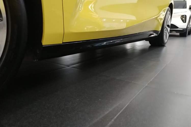 Used Geely Galaxy E8 2024 665 km Range Rear-Drive Starship Long-Range Version Left Side Sill