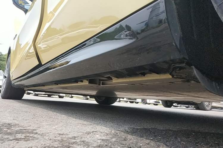 Used Geely Galaxy E8 2024 665 km Range Rear-Drive Starship Long-Range Version Left Side Sill
