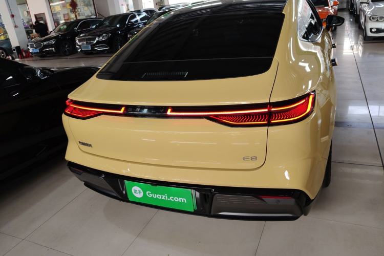 Used Geely Galaxy E8 2024 665 km Range Rear-Drive Starship Long-Range Version Rear