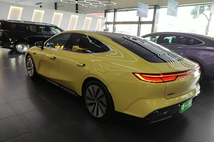 Used Geely Galaxy E8 2024 665 km Range Rear-Drive Starship Long-Range Version Rear Left 45 Deg