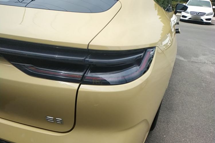 Used Geely Galaxy E8 2024 665 km Range Rear-Drive Starship Long-Range Version Right Rear Taillight
