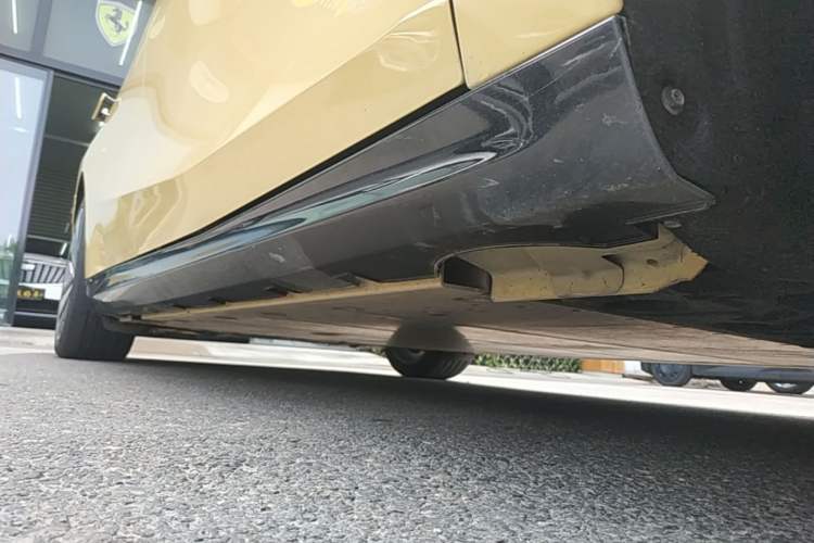 Used Geely Galaxy E8 2024 665 km Range Rear-Drive Starship Long-Range Version Right Side Sill