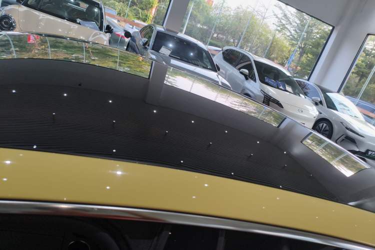 Used Geely Galaxy E8 2024 665 km Range Rear-Drive Starship Long-Range Version Roof