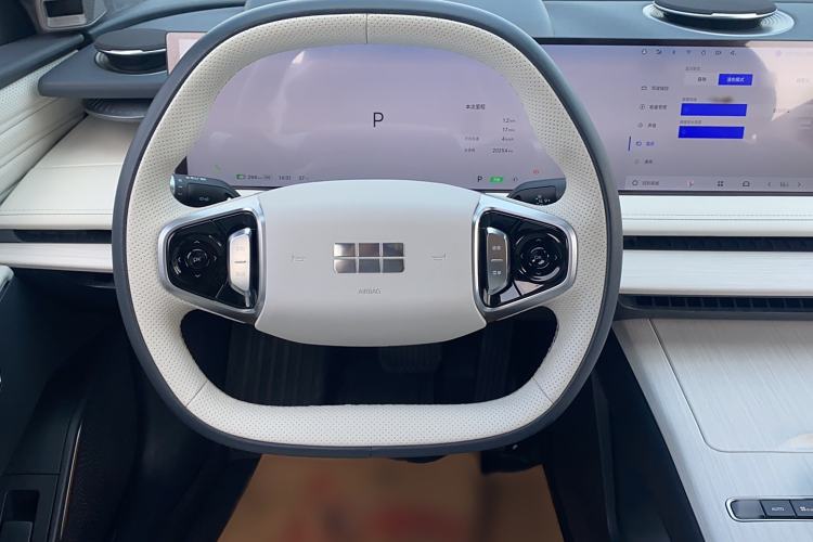 Used Geely Galaxy E8 2024 665 km Range Rear-Drive Starship Long-Range Version Steering Wheel