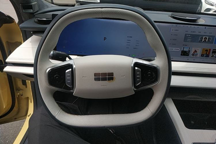 Used Geely Galaxy E8 2024 665 km Range Rear-Drive Starship Long-Range Version Steering Wheel