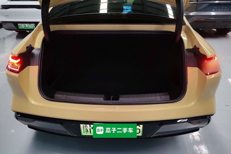 Used Geely Galaxy E8 2024 665 km Range Rear-Drive Starship Long-Range Version Trunk