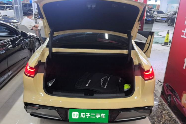 Used Geely Galaxy E8 2024 665 km Range Rear-Drive Starship Long-Range Version Trunk