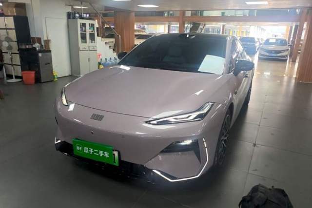Used Geely Galaxy E8 2025 620 km All-Wheel Drive Starship LiDAR-Enabled Intelligent Driving Version