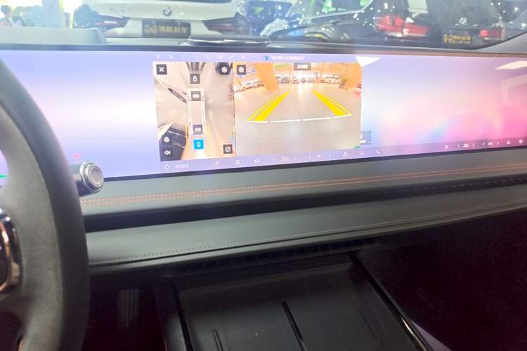 Used Geely Galaxy E8 2025 620 km All-Wheel Drive Starship LiDAR-Enabled Intelligent Driving Version Audio And AC Panel