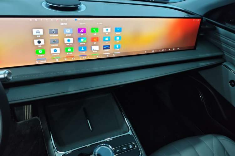 Used Geely Galaxy E8 2025 575 km Intelligent Driving Edition Audio And AC Panel