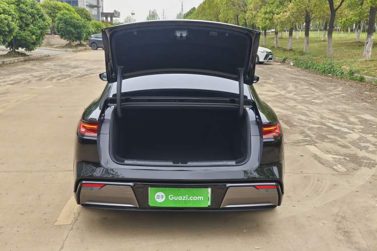 Used Geely Galaxy E8 2025 575 km Exploration Intelligent Driving Edition Exterior 7