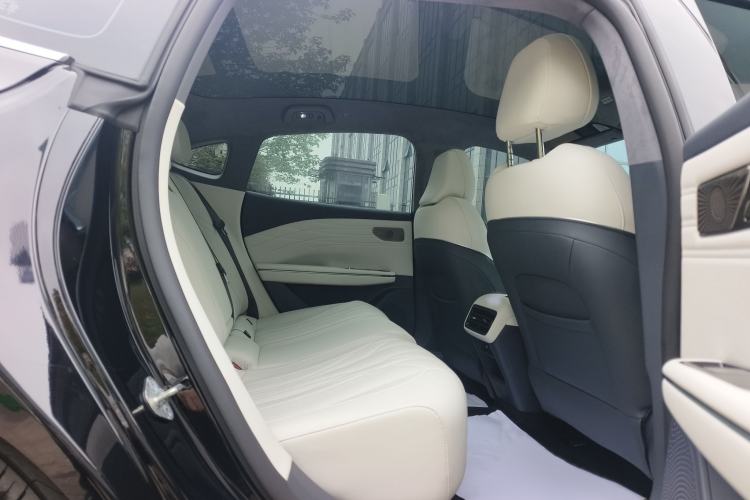 Used Geely Galaxy E8 2025 575 km Exploration Intelligent Driving Edition Interior 11