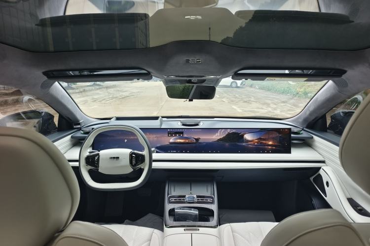 Used Geely Galaxy E8 2025 575 km Exploration Intelligent Driving Edition Interior 4