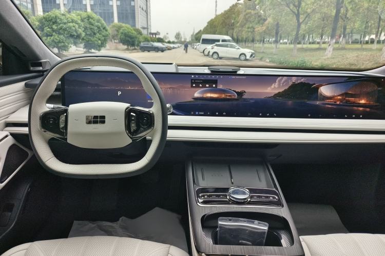 Used Geely Galaxy E8 2025 575 km Exploration Intelligent Driving Edition Interior 6