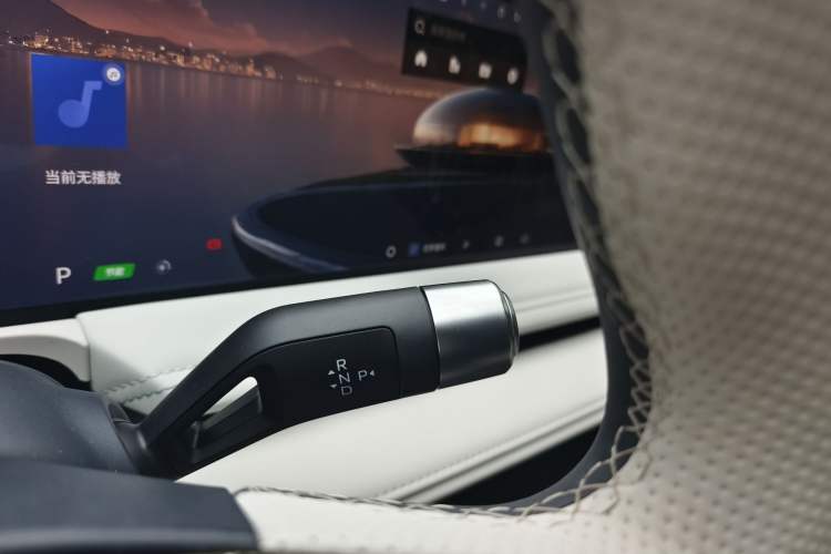 Used Geely Galaxy E8 2025 575 km Exploration Intelligent Driving Edition Interior 8
